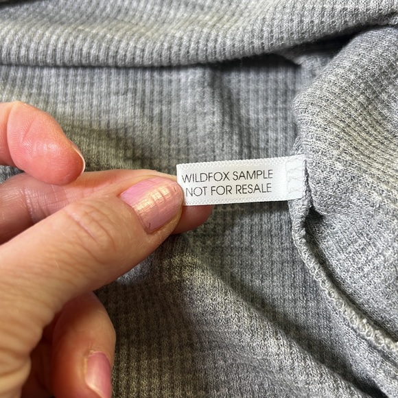 ⭐️Wildfox University pery thermal oversized graphic long sleeve tee nwt sz small - Picture 9 of 10